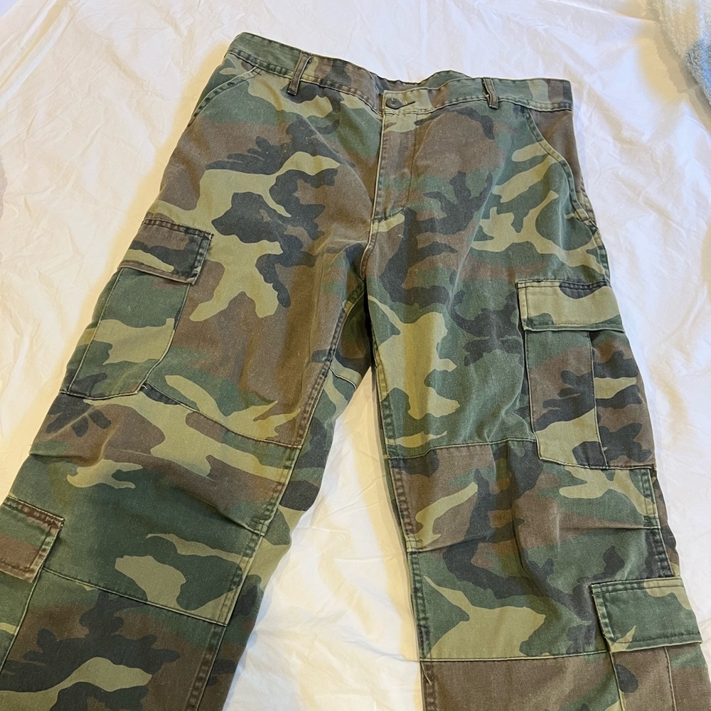 Local European - sold out!! - Camo pants